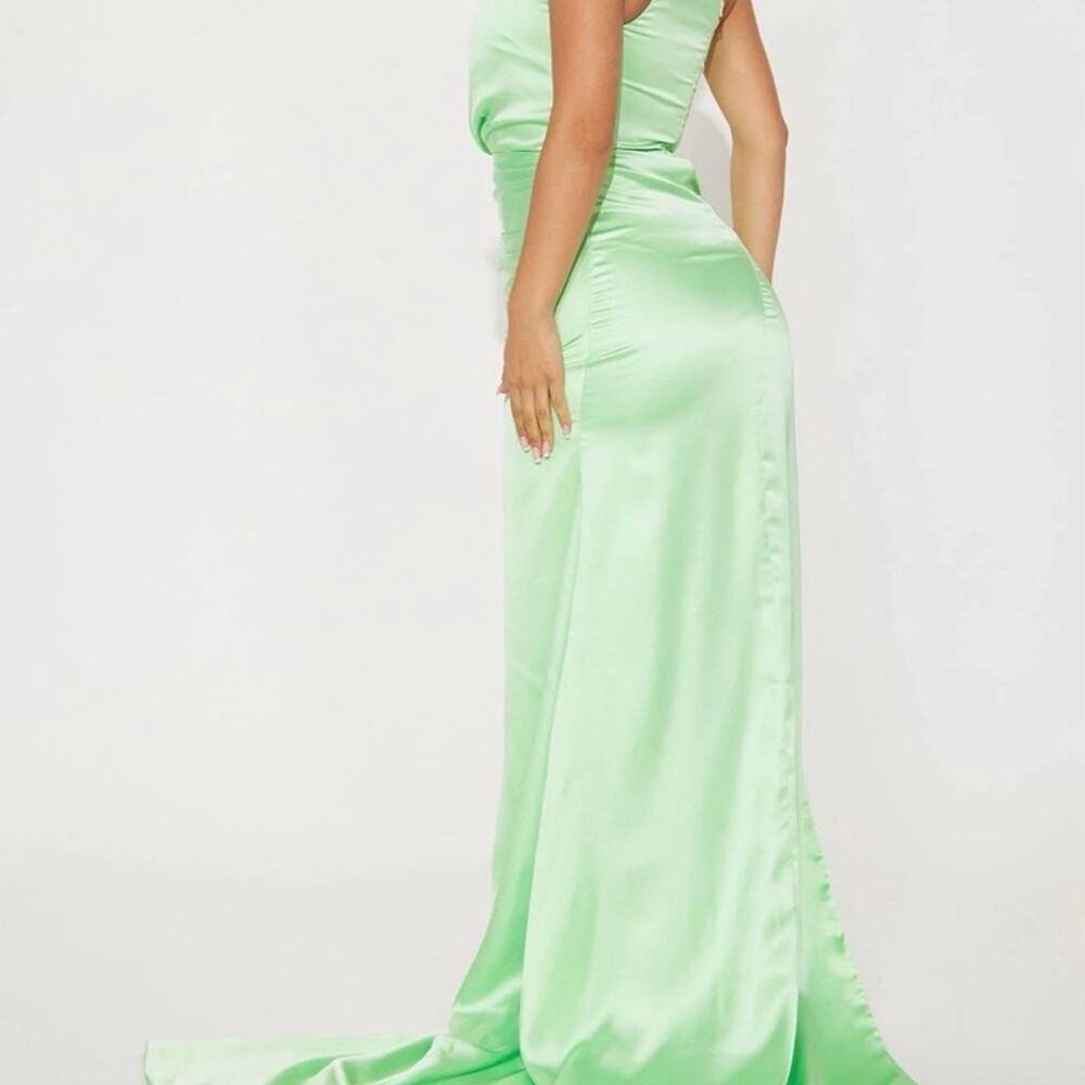 Dress - Picture 4 of 4